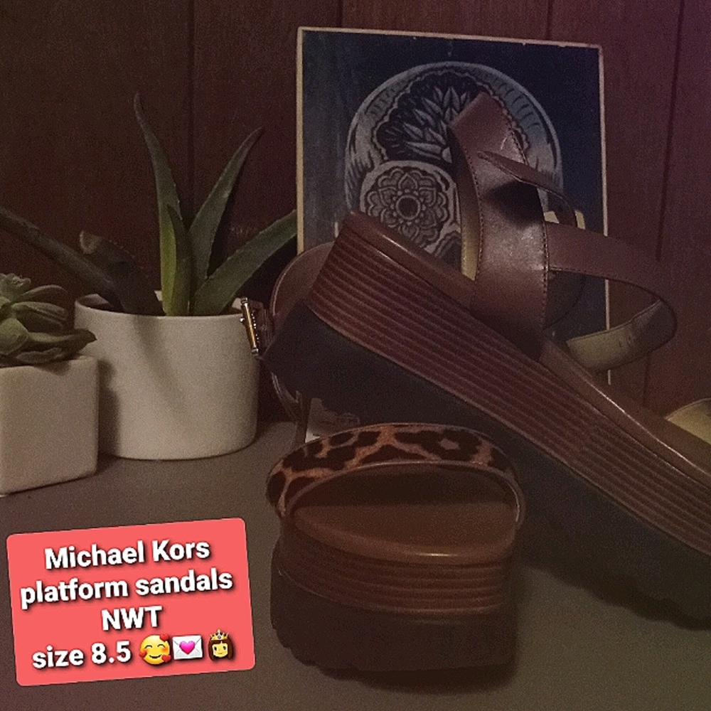 NWT Michael Kors Platform Sandals